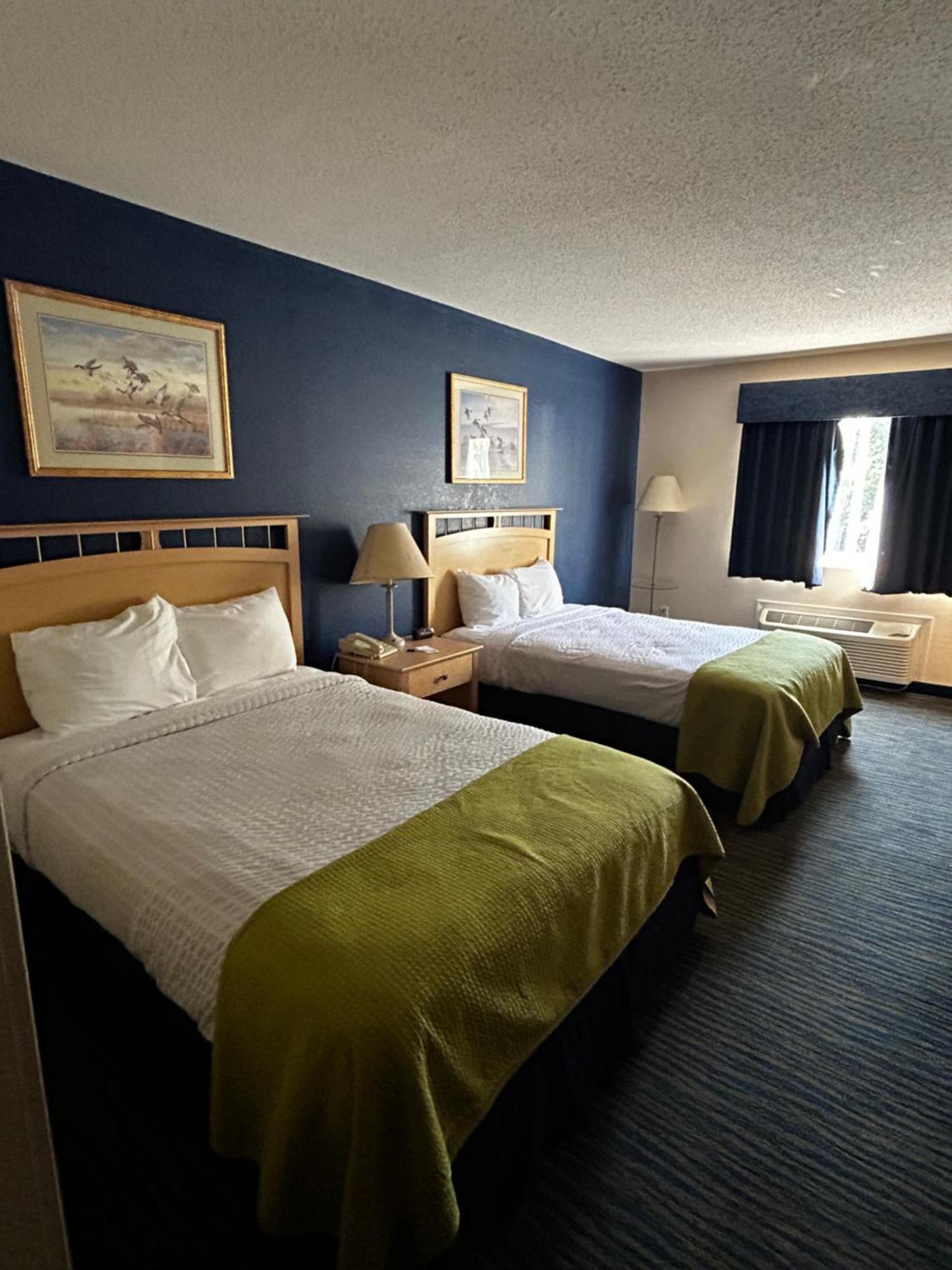 Ameristay Inn & Suites Waverly ภายนอก รูปภาพ