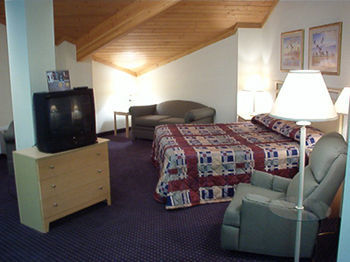 Ameristay Inn & Suites Waverly ภายนอก รูปภาพ